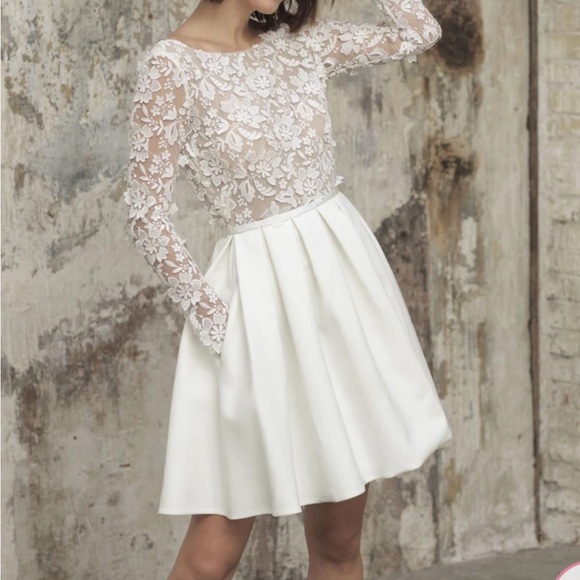 Short white wedding dress—great for reception dress or a rehearsal dinner dress - Picture 5 of 6